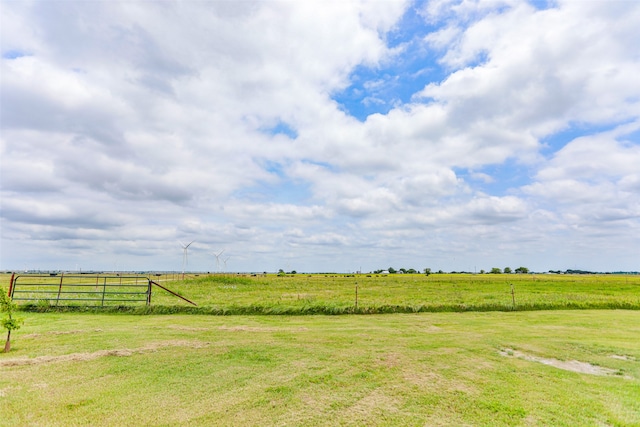 view of yard featuring a rural view