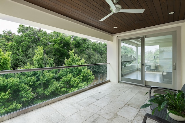 balcony with ceiling fan