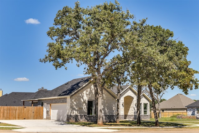 view of front facade featuring a garage