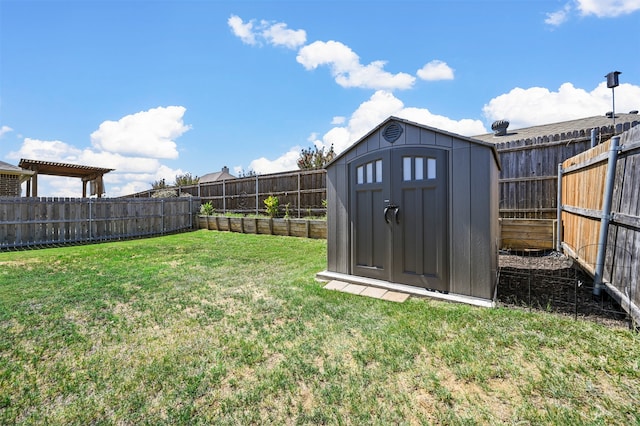 view of yard with a storage unit