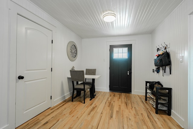 entrance foyer featuring light hardwood / wood-style flooring