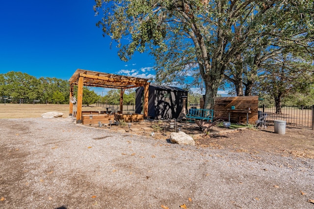 view of yard featuring a pergola