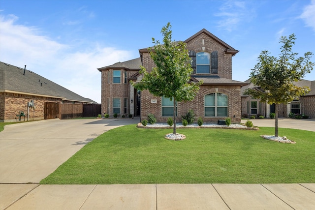 view of front of home featuring a front yard