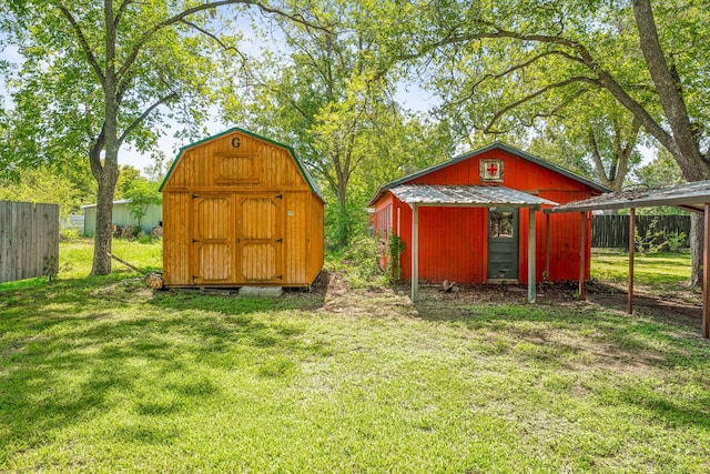 view of outdoor structure featuring a yard