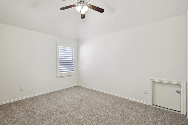 unfurnished room featuring carpet flooring and ceiling fan