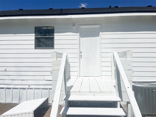 entrance to property with cooling unit