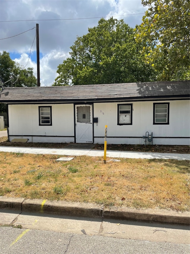 view of single story home