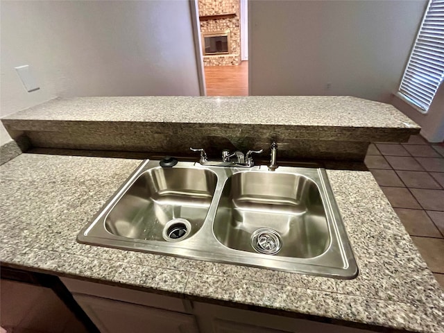 interior details featuring sink