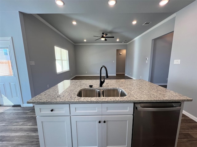 102 Levi Dr, Cleburne, TX 76031 - kitchen featuring stainless steel dishwasher, a sink, crown molding, ceiling fan, and a center island with sink