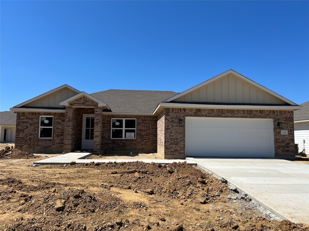 view of front of home featuring a garage