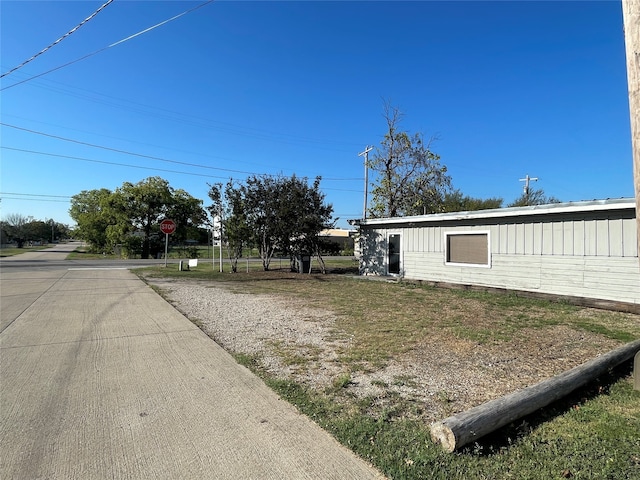 Listing photo 2 for 700 N 5th St, Princeton TX 75407