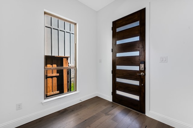 13638 Colony Mews, Frisco, TX 75033 - entrance foyer featuring dark wood-style floors and baseboards