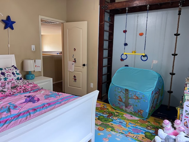 bedroom featuring a closet