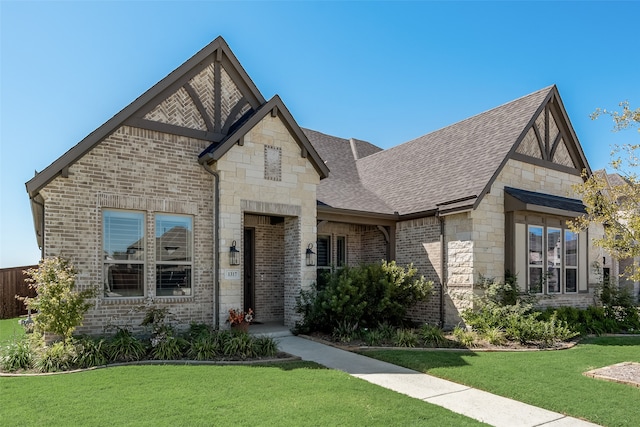 view of front of house with a front yard