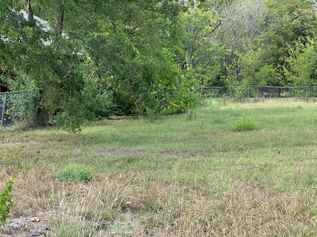 Listing photo 2 for N3RDST 3rd, Princeton TX 75407