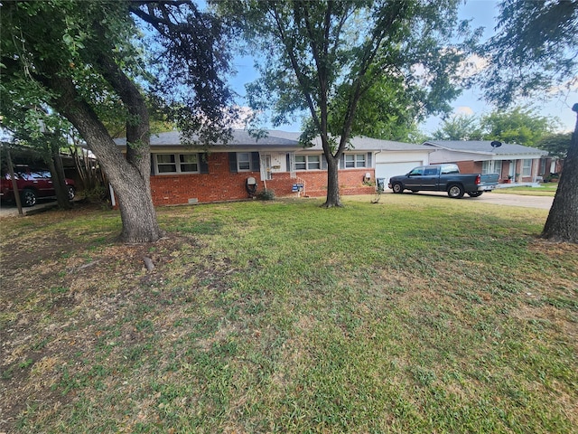 view of front of house with a front lawn