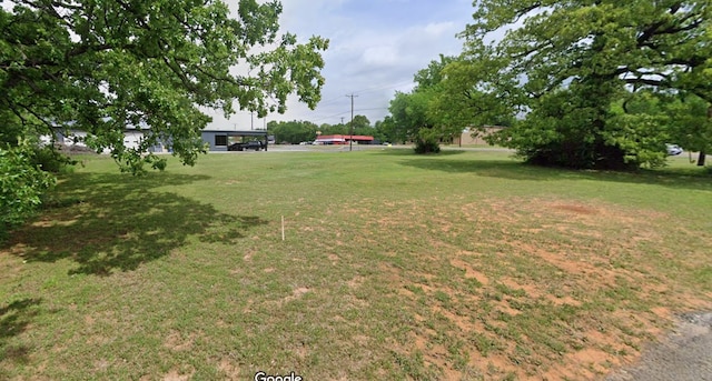 Listing photo 2 for 1313 Thatcher St, Denison TX 75020