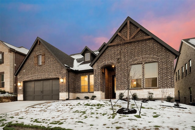 view of front facade with a garage