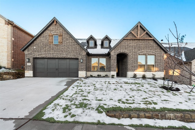 view of front facade with a garage