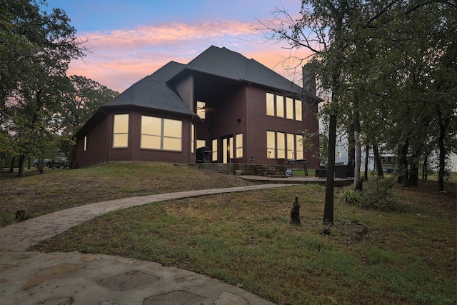 exterior space featuring a lawn