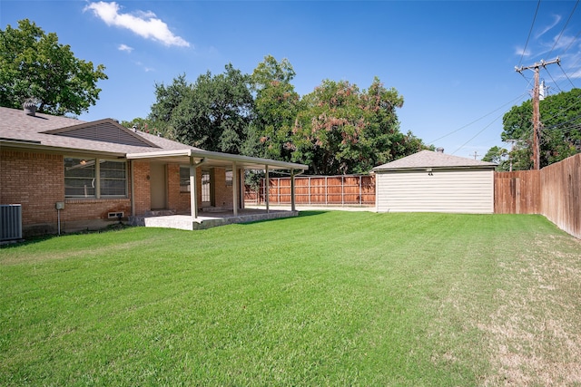 view of yard with a patio