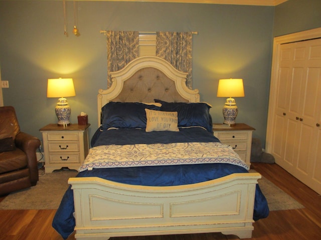 401 Craig St, Hillsboro, TX 76645 - bedroom featuring wood finished floors and a closet
