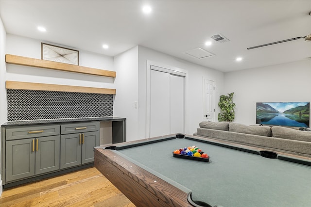 playroom featuring light wood-type flooring and billiards