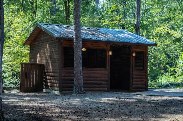 view of outbuilding