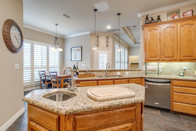 kitchen featuring a kitchen island with sink, stainless steel dishwasher, ornamental molding, and sink