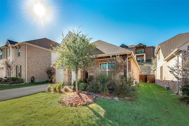 view of front of property with a front yard