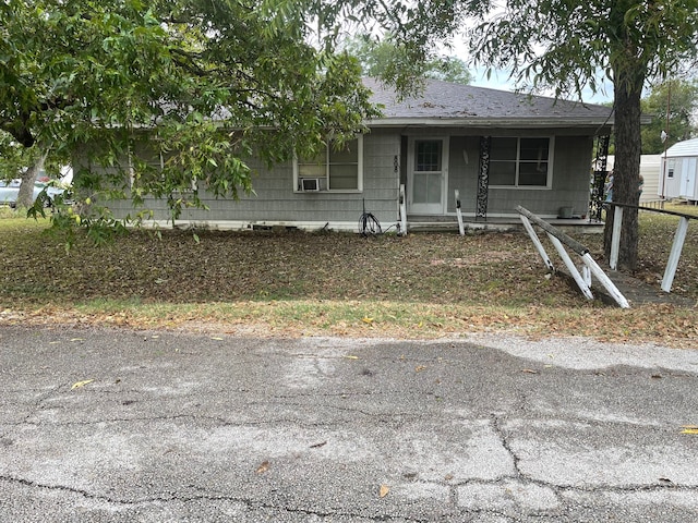 view of front of property with covered porch