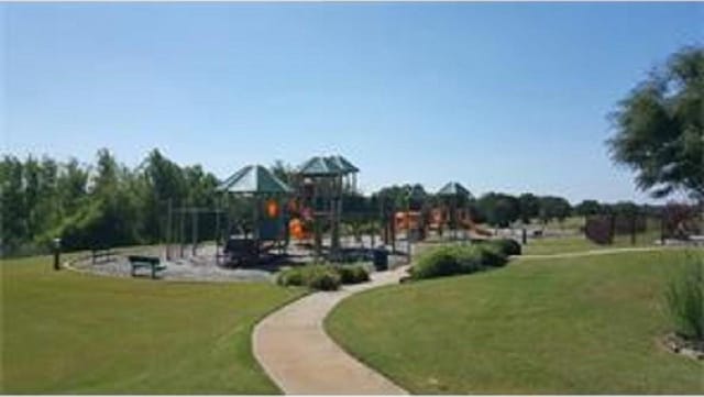 6725 Castle Royle Dr, Cleburne, TX 76033
