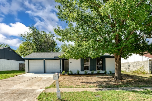 view of front facade with a garage