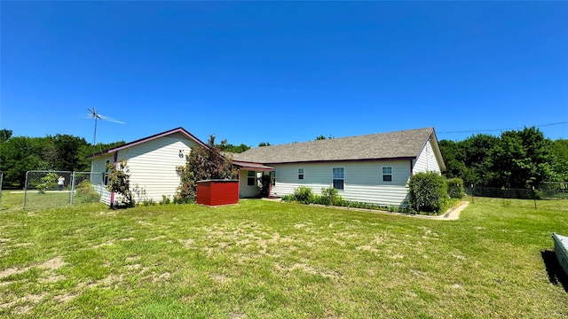 exterior space featuring a yard