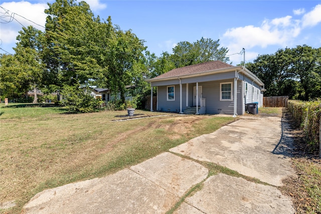 view of front of house with a front yard