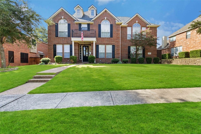 view of front facade featuring a front yard