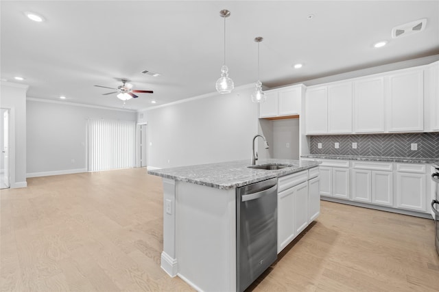 kitchen with white cabinetry, dishwasher, sink, a kitchen island with sink, and light hardwood / wood-style flooring