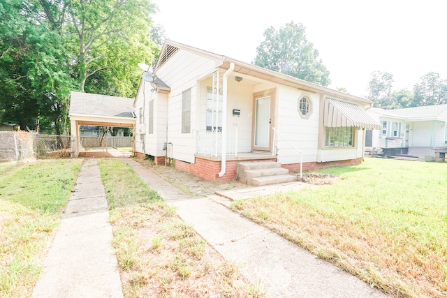 view of front of house with a front yard