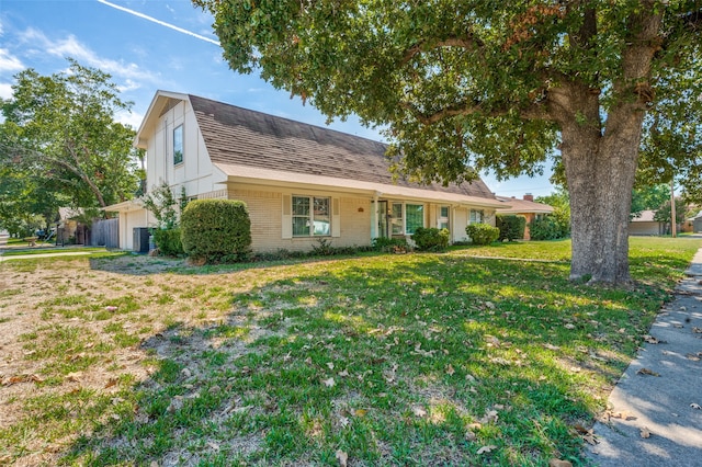 view of front of house with a front yard