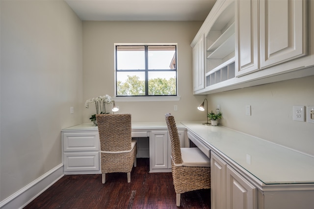 carpeted empty room with vaulted ceiling