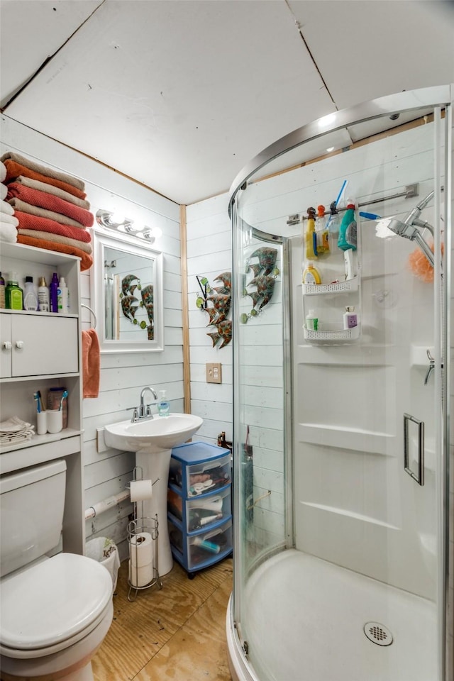322 Boone, Alvarado, TX 76009 - full bathroom with a sink, a shower stall, and toilet