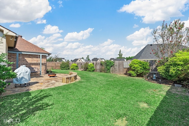 view of yard featuring a patio