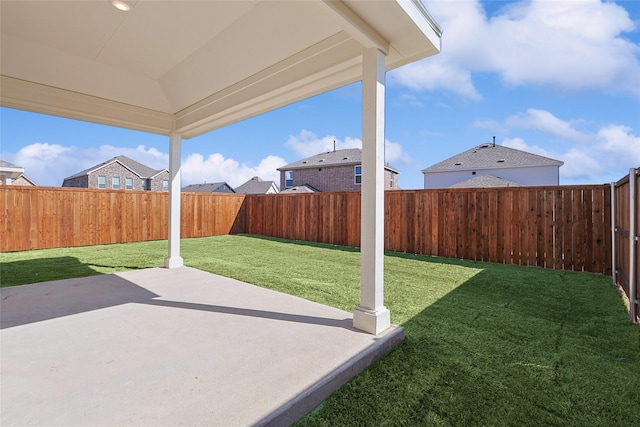 view of yard featuring a patio