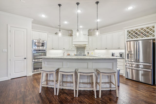 dining space with crown molding, dark hardwood / wood-style flooring, and a notable chandelier