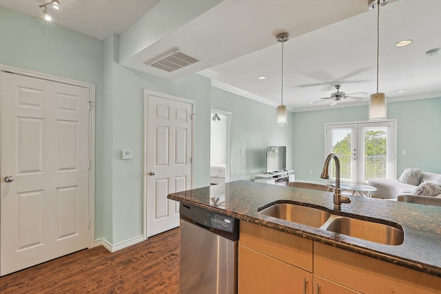 kitchen featuring ceiling fan, sink, stainless steel dishwasher, dark hardwood / wood-style floors, and pendant lighting