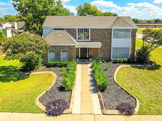 view of front facade featuring a front lawn