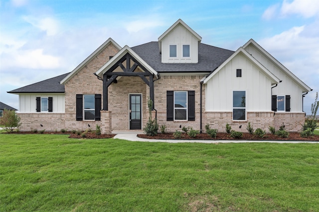 view of front of home with a front yard