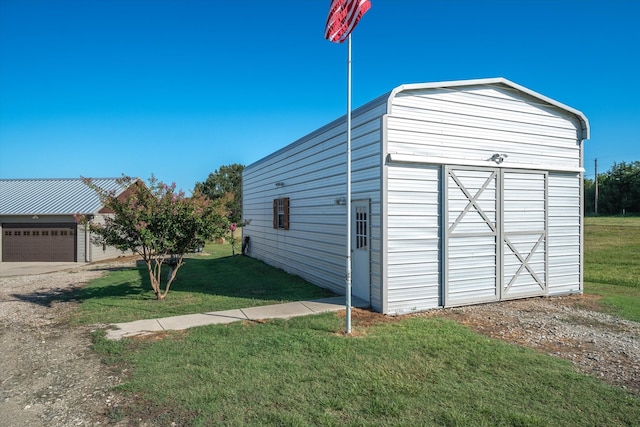 exterior space featuring a yard