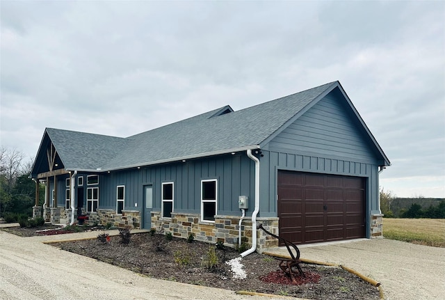 view of front of house featuring a garage