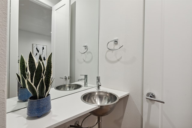 bathroom featuring sink